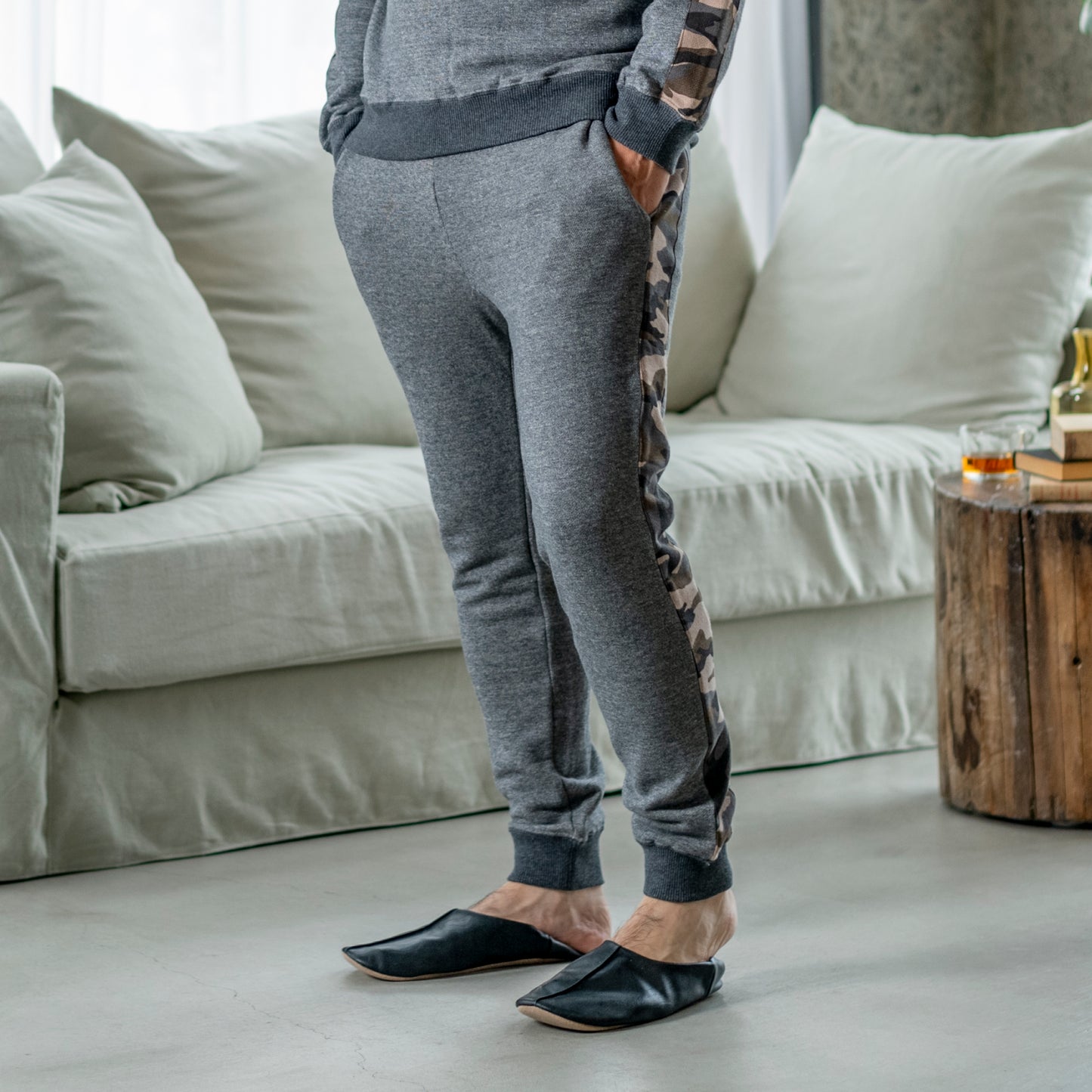 VUMPS HOME 裏毛 カモフラプリント ロングパンツスウェット( GRAY / CHARCOAL )