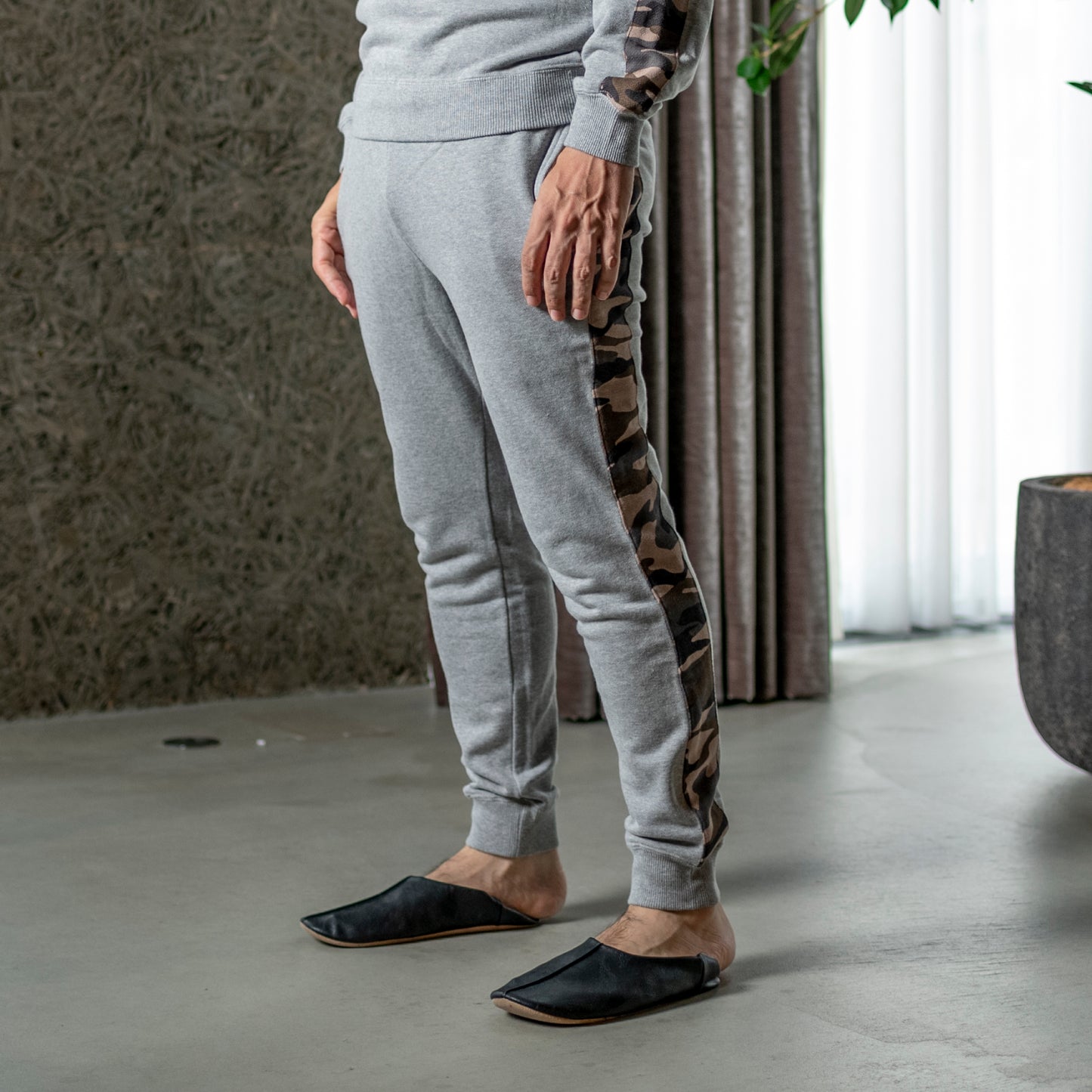 VUMPS HOME 裏毛 カモフラプリント ロングパンツスウェット( GRAY / CHARCOAL )