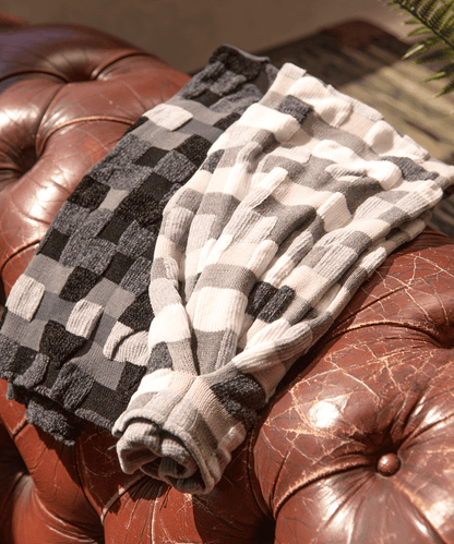 ランダム格子ニット スリットイン コンパクトマフラー