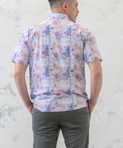 【SALE30％OFF】【日常に華を添える】ニットサッカー フラワープリント ポロ ｜ 驚きの伸縮性と、爽やかな「肌離れの良さ」を楽しむ一着