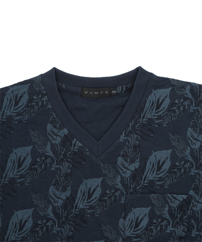 【陰影に魅せる花柄】リンクスフラワープリント VネックTシャツ｜1枚でサマになる大人の艶感カットソー